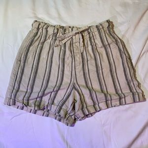 Beige and grey striped high waisted shorts XS (size 24-25)